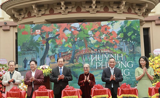 Nét bút trong đạn lửa của họa sĩ Huỳnh Phương Đông